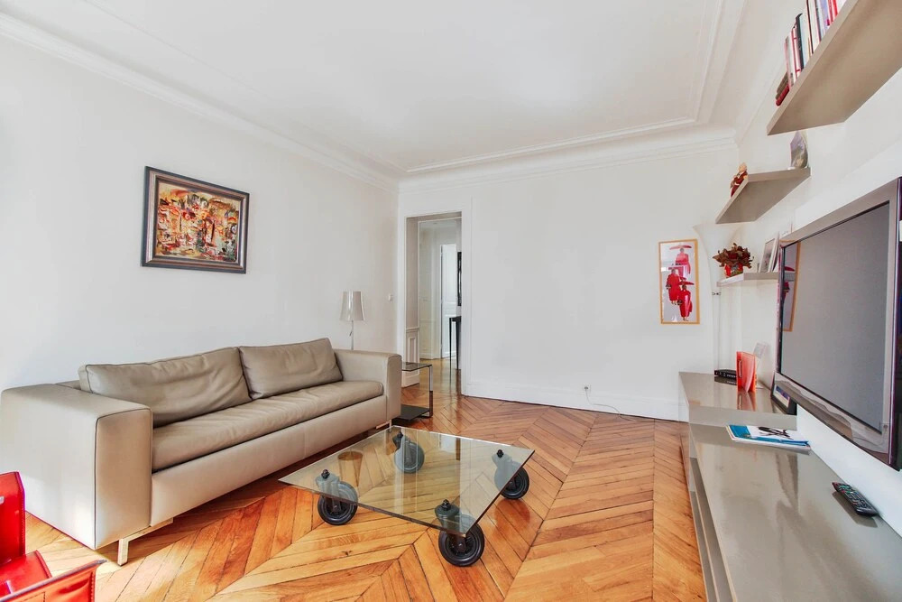 Bright apartment - Victor Hugo