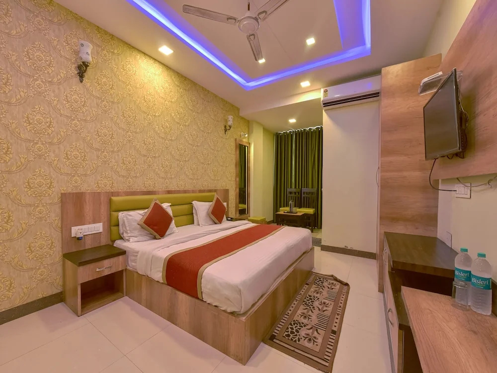 Hotel Golden Leaf