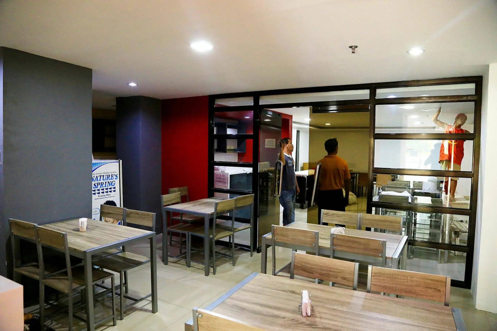 Travelbee Business Inn