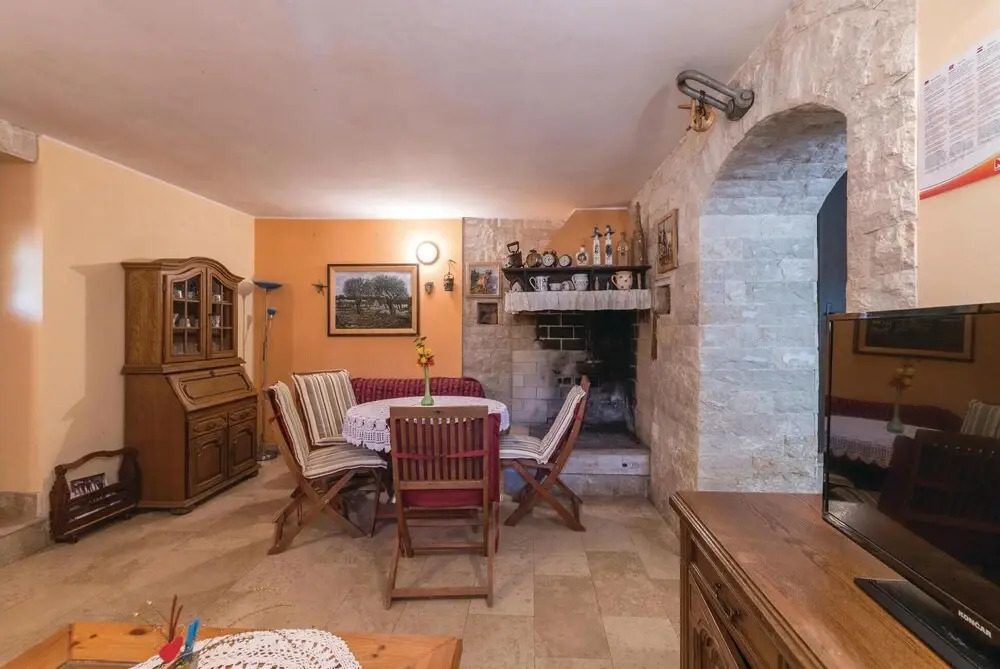 Amazing Home in Vodnjan-kacana With Wifi and 4 Bedrooms