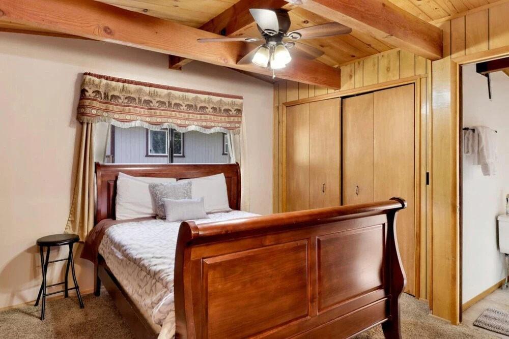 Mount Shasta Retreat #2073 by Big Bear Vacations