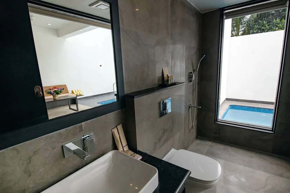 The Saravi Resort