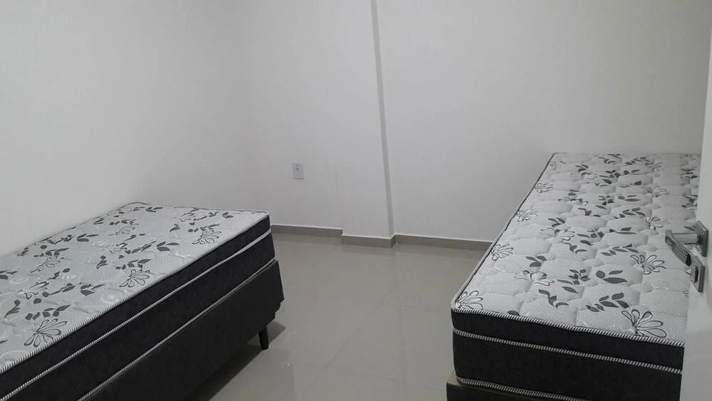 Apartamentos Ed London, 150m das Termas, Climatizado - 2 vagas garagem