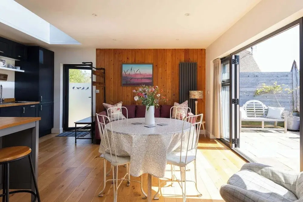 Bespoke Retreat for 4 in West Wittering