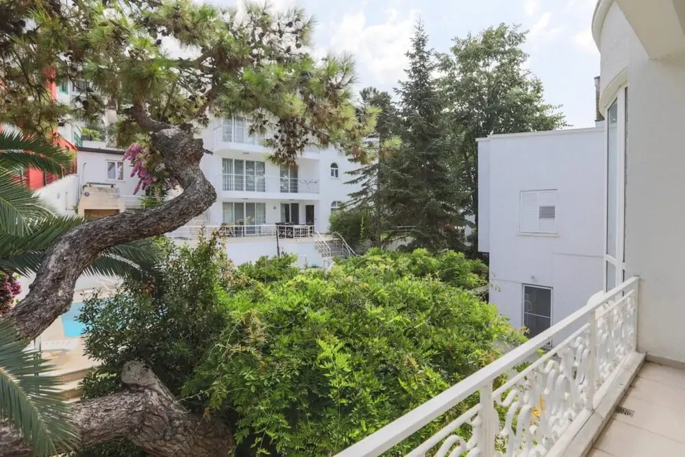 Luxury Mansion in the Heart of Prince Island