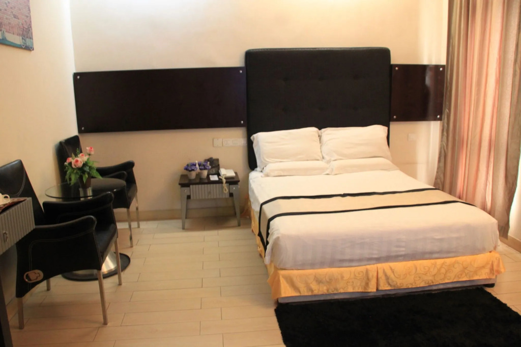 Shervinton Executive Boutique Hotel
