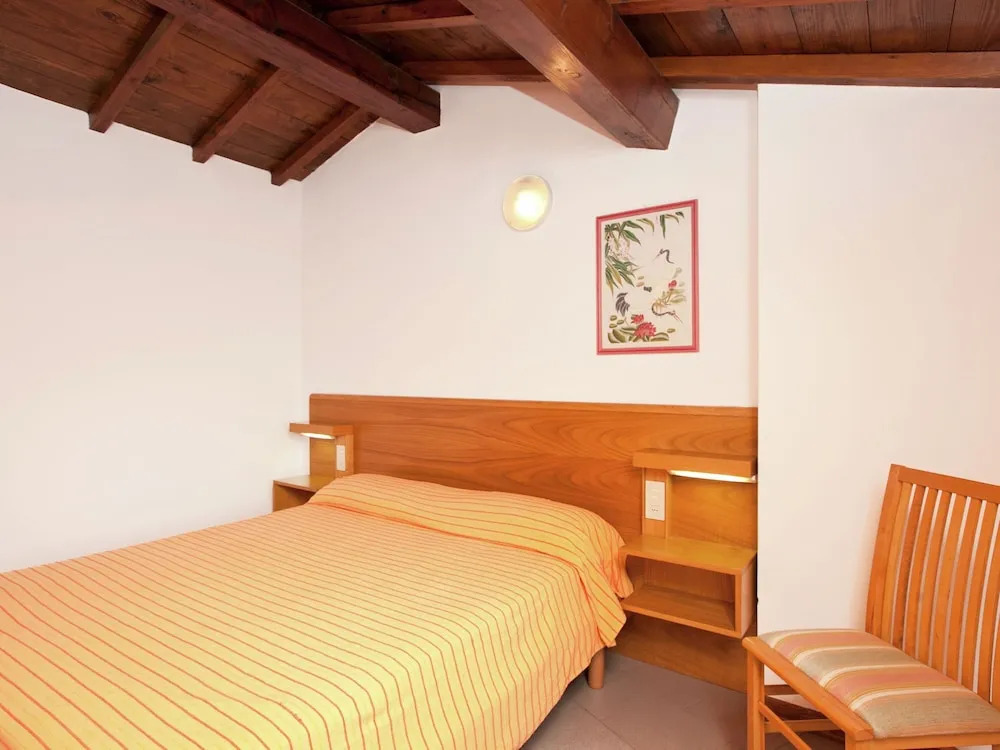 Relaxing Holiday Home With Swimming Pool,garden, Terrace,bbq