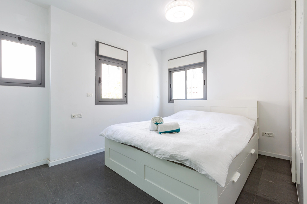 Apartment Miroir, 2BR, Tel Aviv, Kerem, Ha-Kovshim St, #TL38