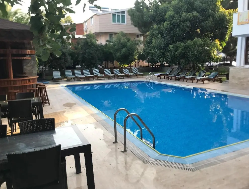 Meşe Hotel