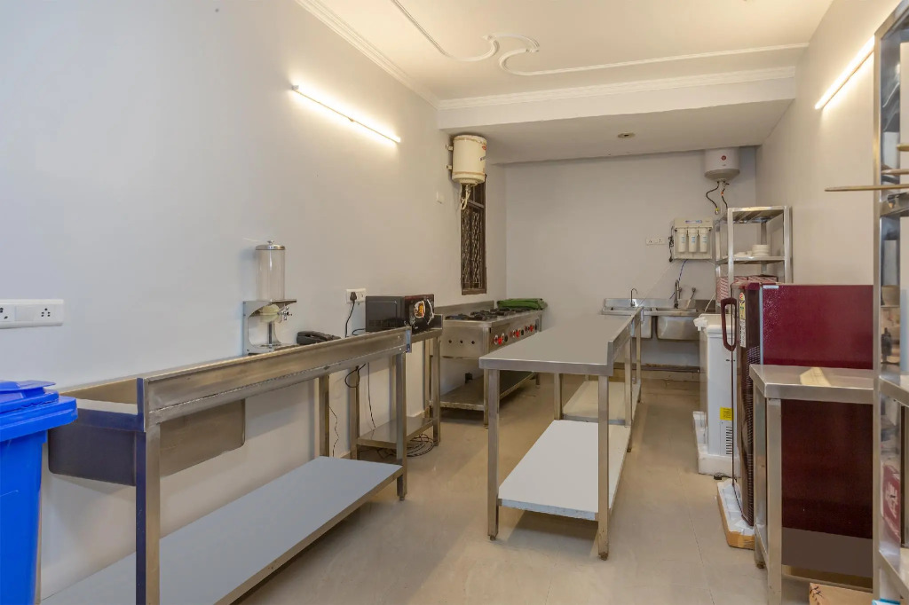 Collection O Agniv Residency Near Saket Metro