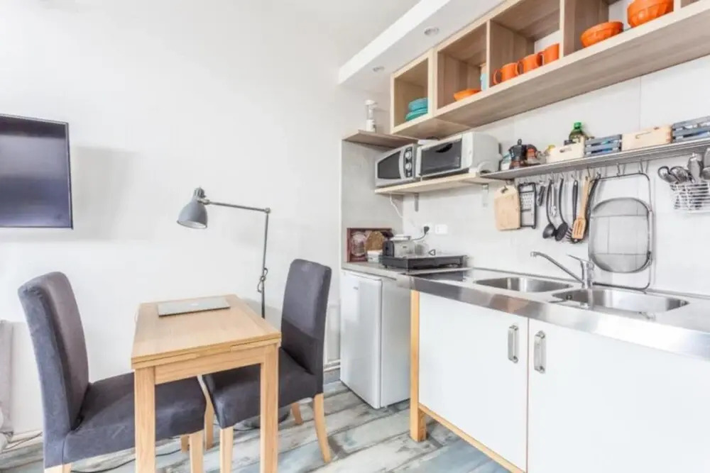 Azzarita in Bologna with 1 bedrooms and 1 bathrooms