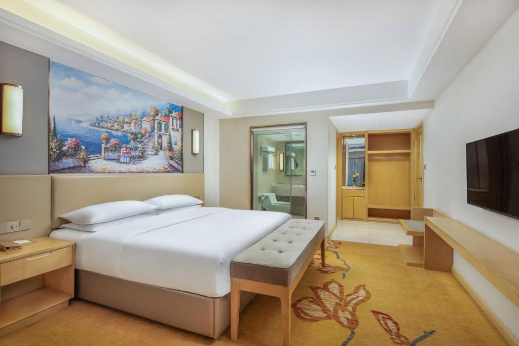 Vienna International Hotel (Xinwuzhong, Dengcheng Avenue, Xiangyang)