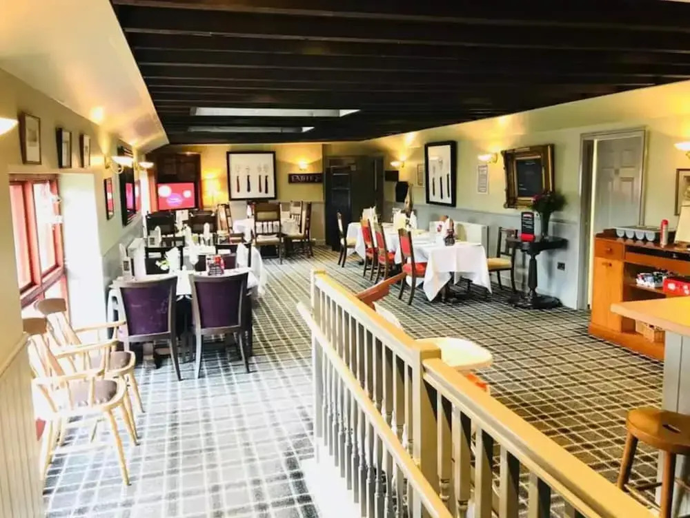 Newton Stewart-sleeps 6-pool-parking-pet Friendly