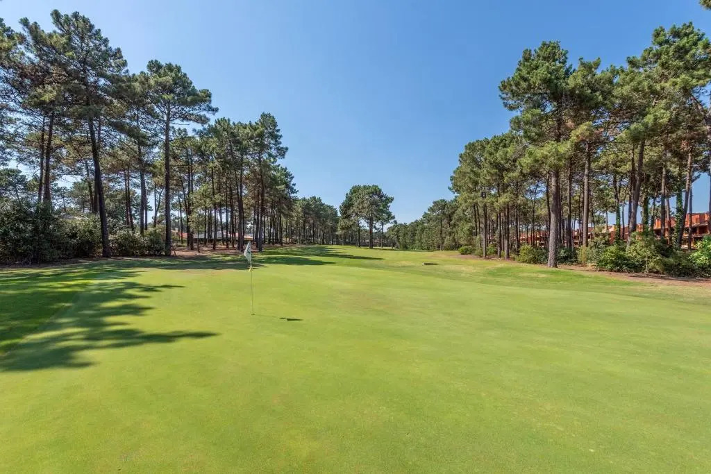 GuestReady - Aroeira Lisbon Apartment with Golf Course