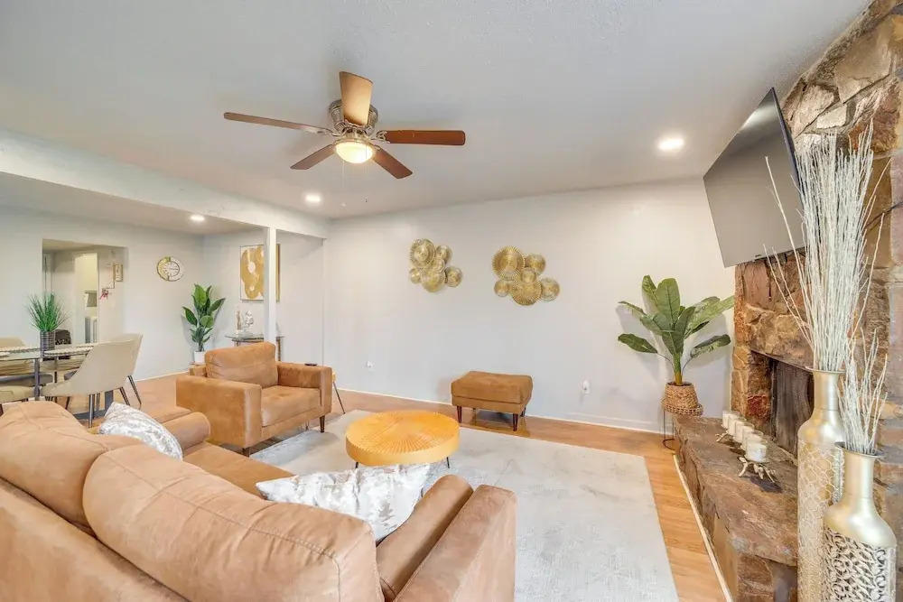 5 Mi to Route 66 Fun! Tulsa Towhome w/ Game Room