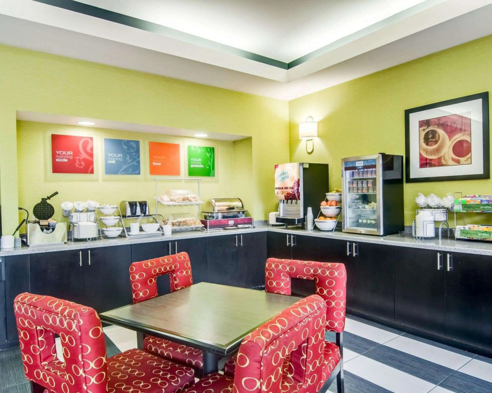 Comfort Suites Inn at Ridgewood Farm