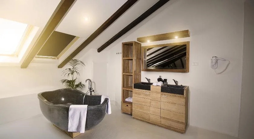 Dolphin Suites