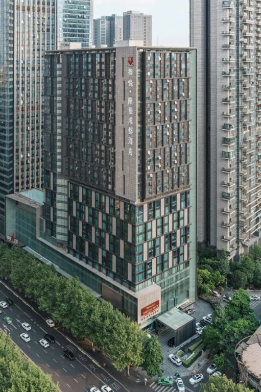 Отель Zhenyue Longbao Chengdu Taikoo Li Branch Chunxi Road