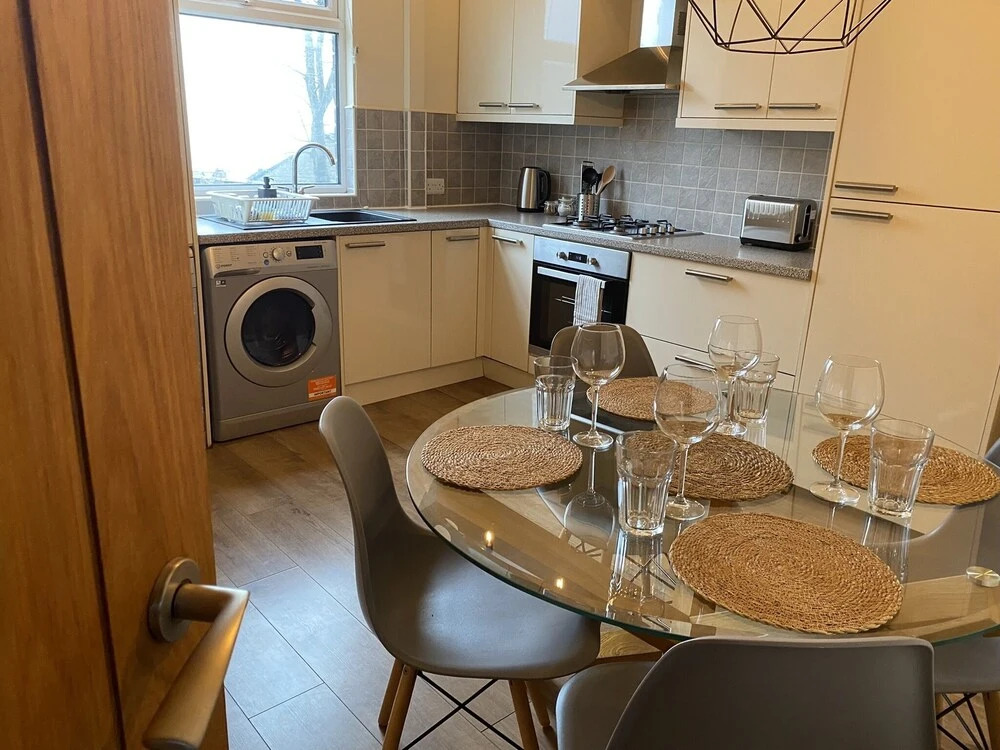 Charming 4-bed Town House in Crookes, Sheffield