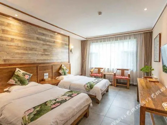 Yi De Abode