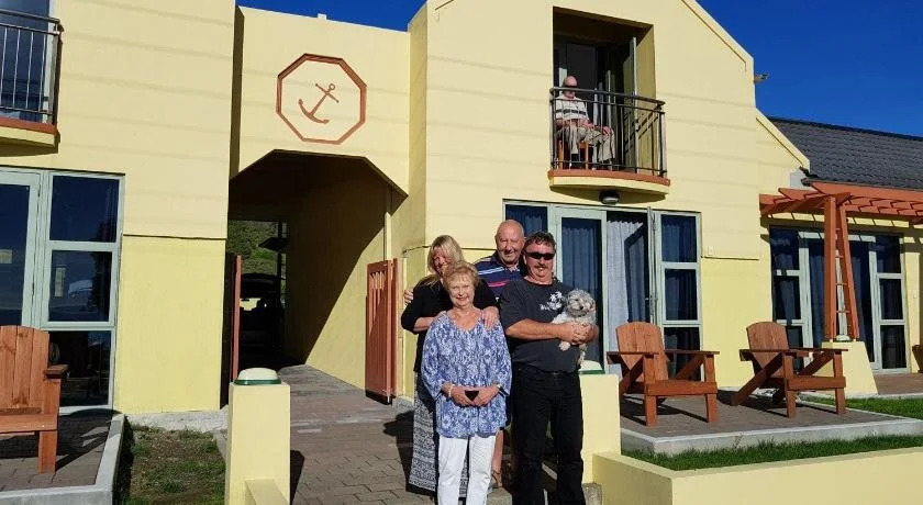 The Anchor Inn Beachfront Motel