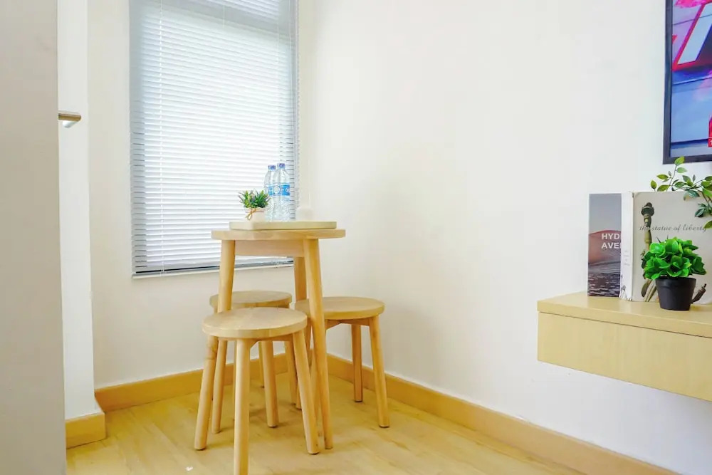 Compact Wooden Accents 3Br At Pollux Chadstone Apartment
