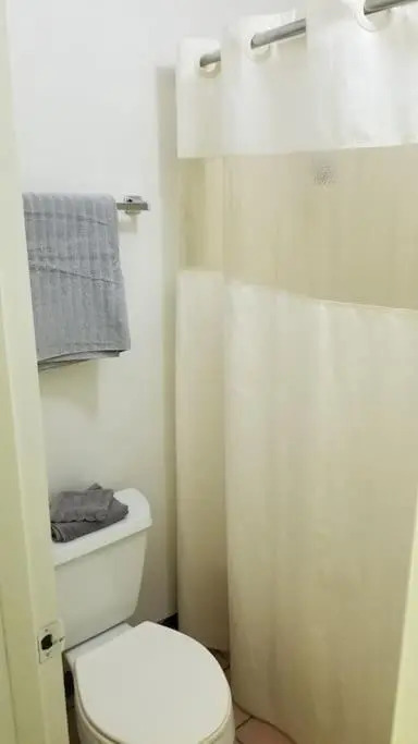 OSU 2 Queens AC WI-FI Coffee Private Hotel 125 Booking