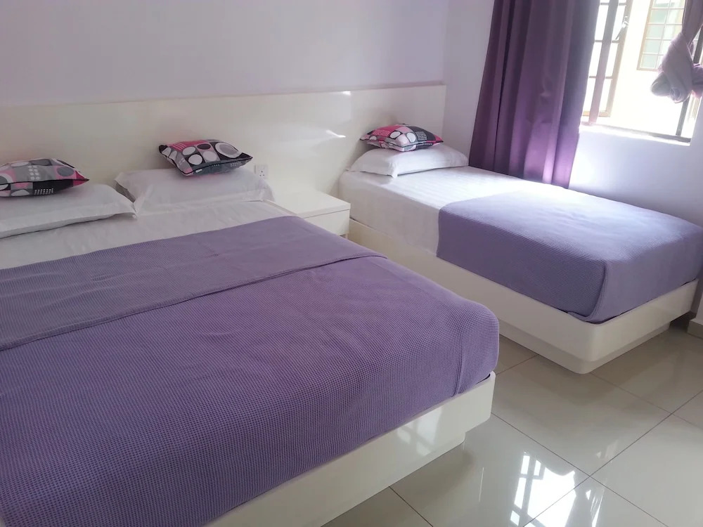 Lavender Riverside Hotel