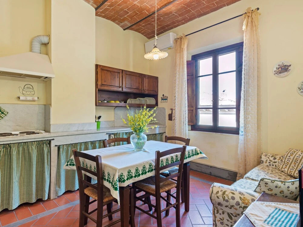 Graceful Apartment in San Miniato with Swimming Pool