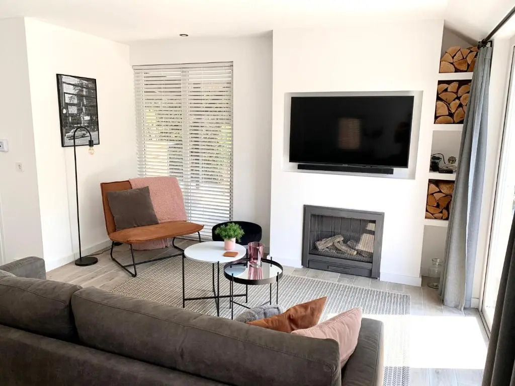 Liv Residence Holiday Home with Sauna & Fireplace