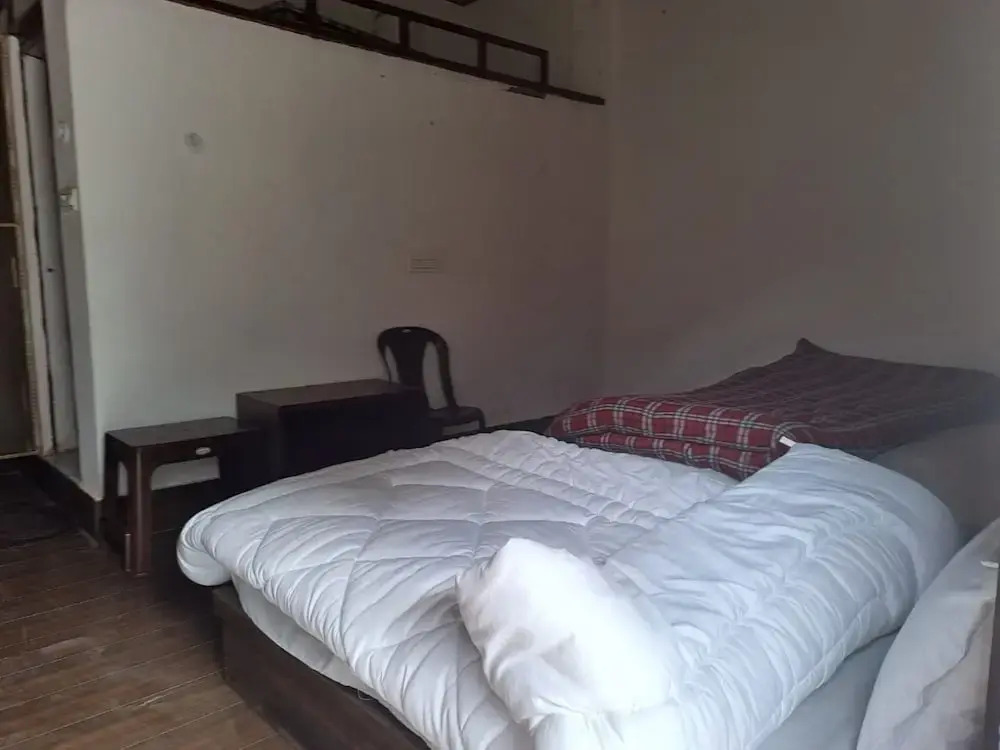 Goroomgo Kedar Chaukhamba Homestay