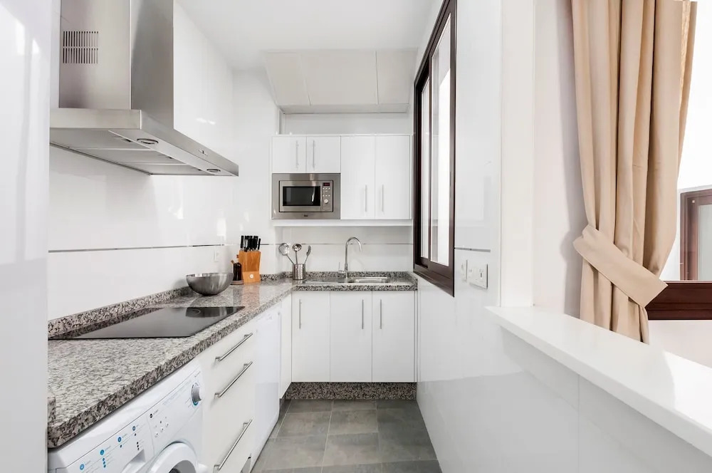 Great Location 3 bd Apartment With Terrace. Amor de Dios