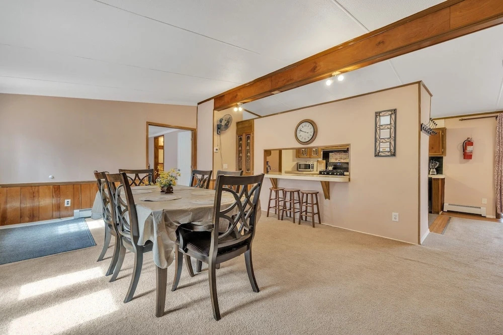 Pocono Family Home With Lake Access & Fire Pit! Pet Friendly! 3 Bedroom Cabin by Redawning