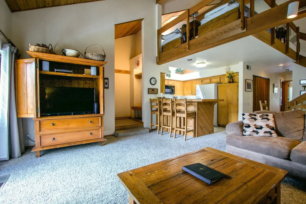 Snowcreek 626 2 Bedrooms 2 Bathrooms Condo