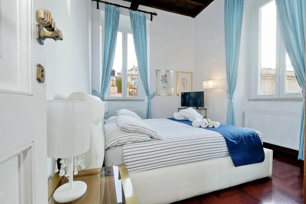 Pantheon Family Romantic Suite