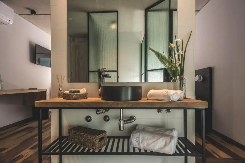 Be House Suites & Spa