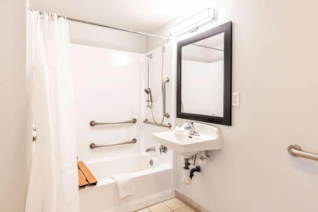 Motel 6 Carlsbad, CA - Near Legoland