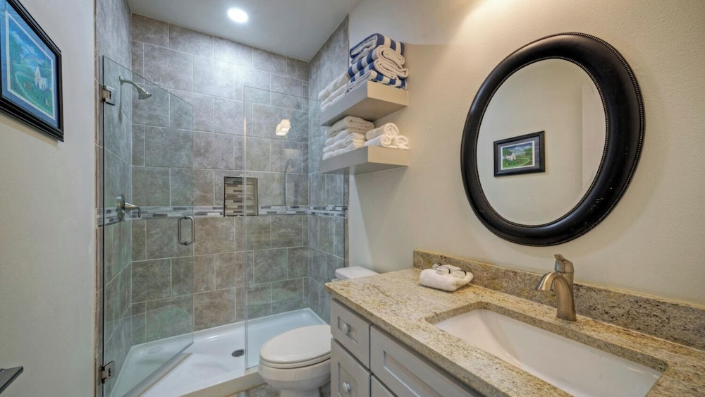Sleeps 38 5 Laguna Village Homes Waterfront Pool, Private Boat Dock, Ramp