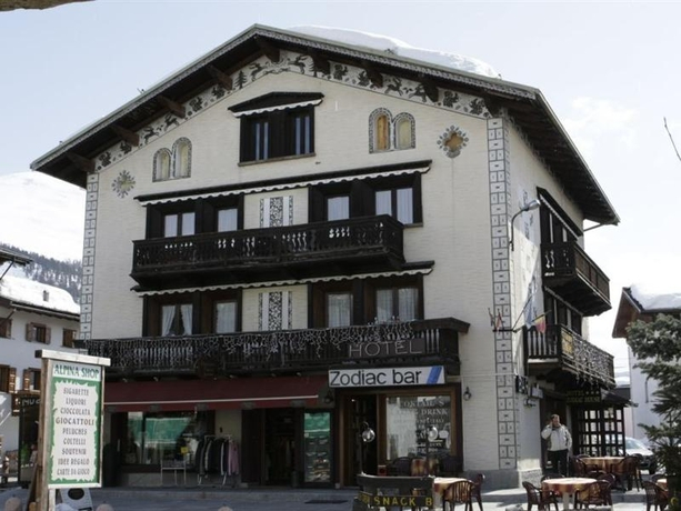 Garni Zodiac House