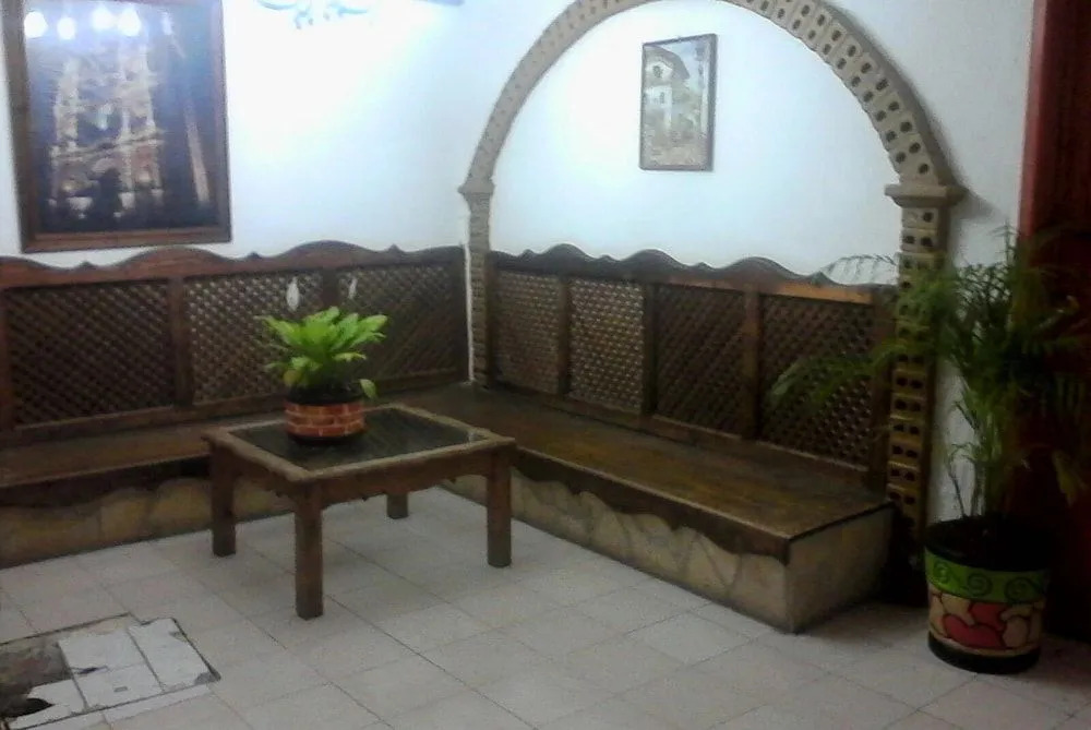 OYO Hotel La Luna, Templo de Santo Domingo de Guzmán
