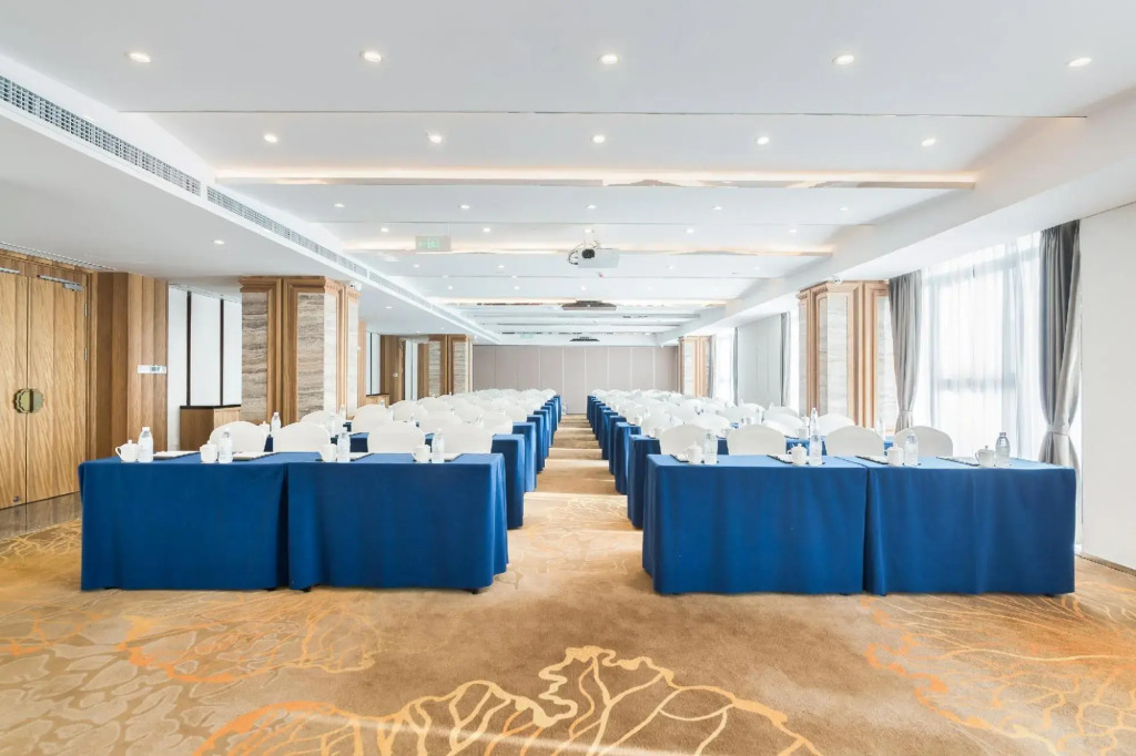 Rezen Jingyuan Hotel (Chengdu Panda Base)