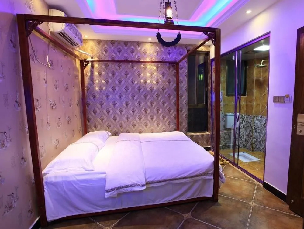 Floral Hotel ·Fenghuang Grand Riverview