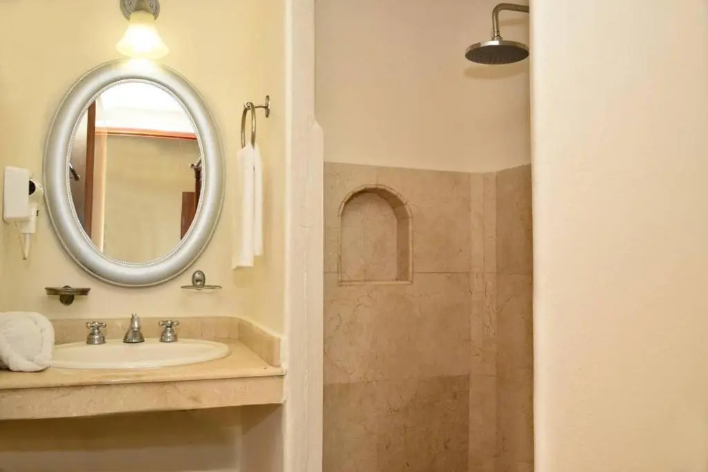 3 Bedroom Suite in DT Playa del Carmen with Pool!