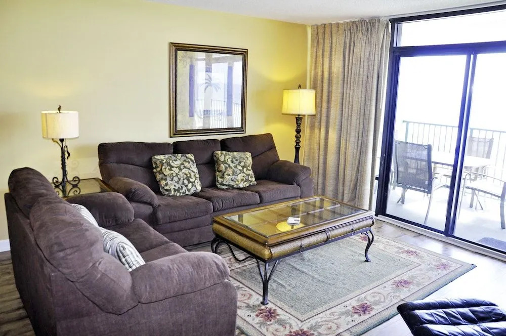 Verandas 305 3 Br condo by RedAwning