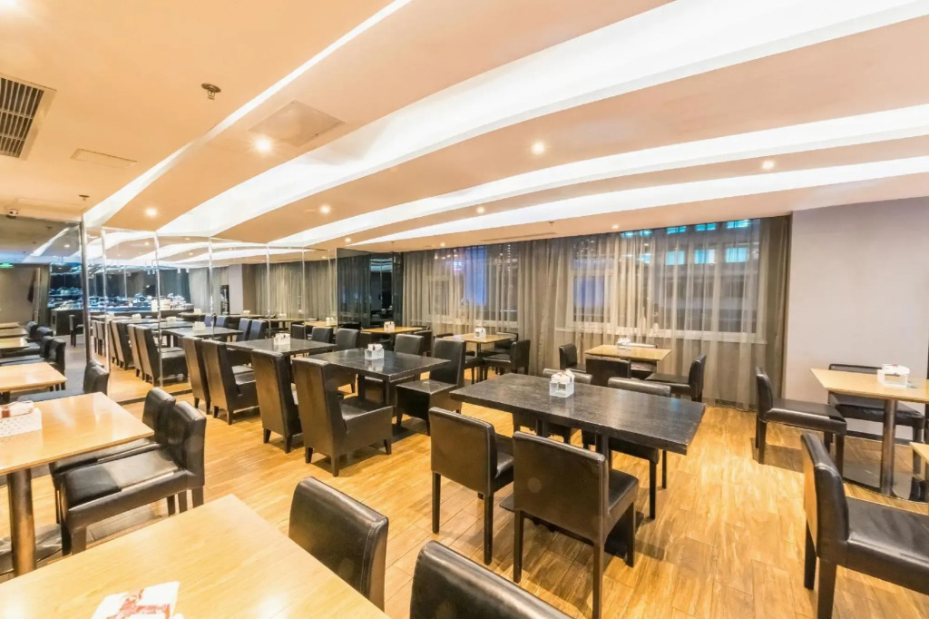 Atour Light Hotel Dalian Zhongshan Square Renming Road