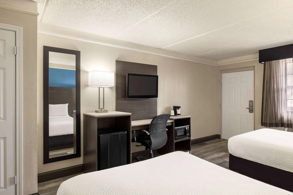 La Quinta Inn by Wyndham San Antonio I-35 N at Toepperwein
