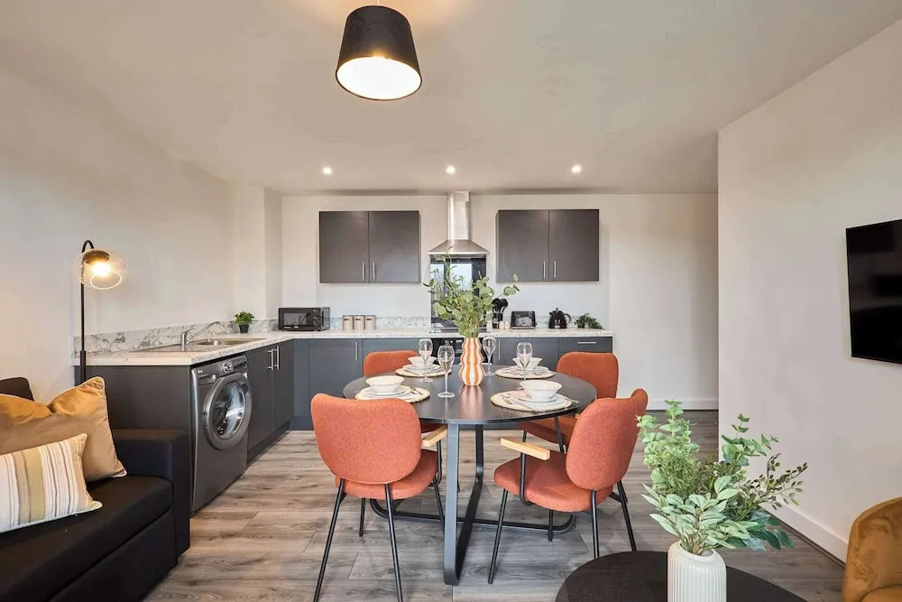 Host Stay 10 Queens Court