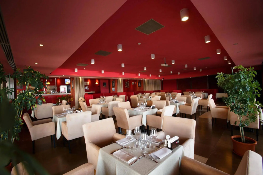 Zenith Hotel