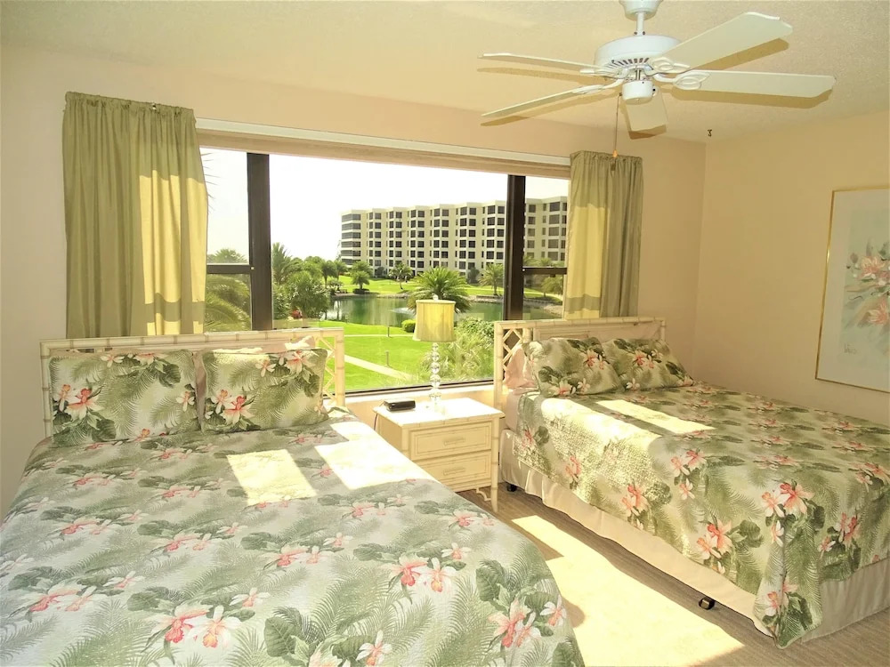 Gulf And Bay Club- B301 Updated End Unit! 2 Bedroom Condo
