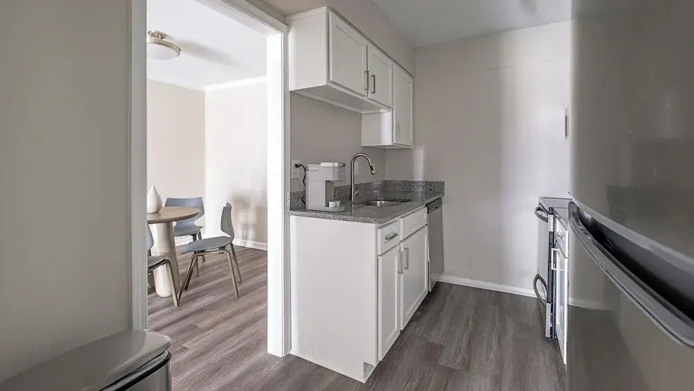 Landing Stunning 1BD Pool Gym